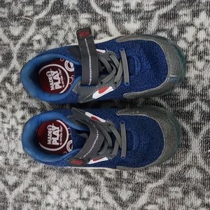 Stride rite tennis light up shark size 13.5 W